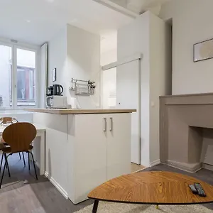 Jusqua 6 Personnes Au Coeur Du Vieux Lyon